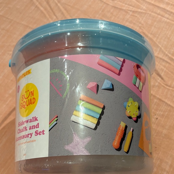 Target Other - Target Sun Squad Sidewalk Chalk Set - Blue and Multicolor 40 pieces NWT